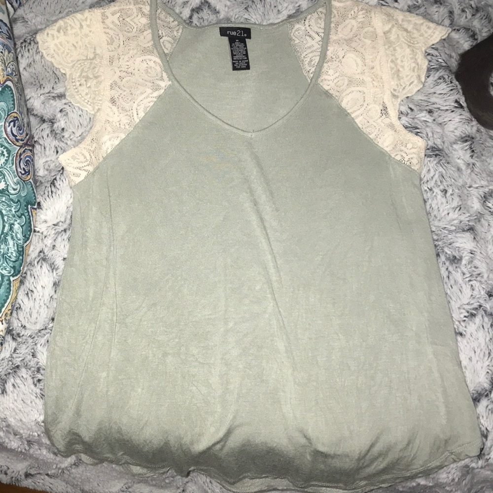Short sleeve top